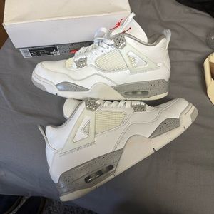 Jordan 4 Oreo - Size 10
